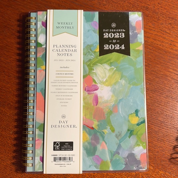 Day Designer 2023-24 Academic Planner with Notes Pages - Picture 2 of 8